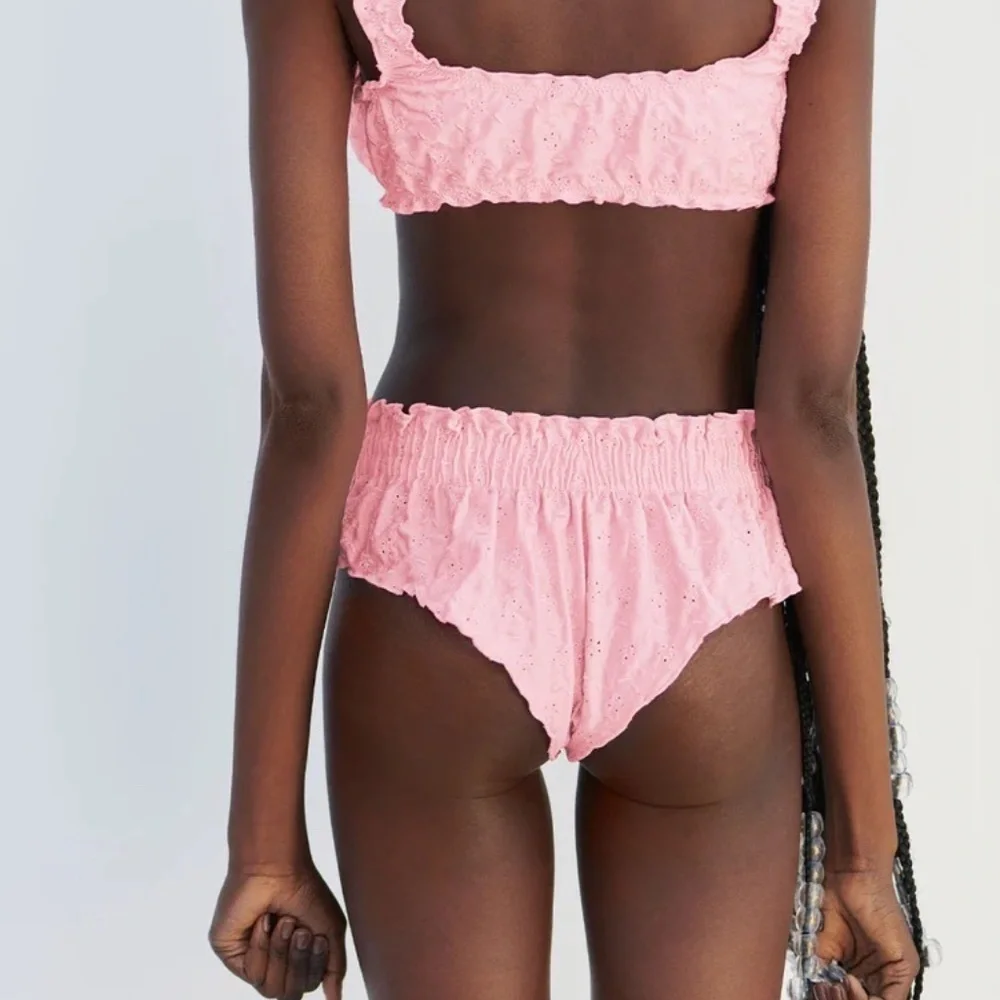 New Frankies Bikinis Colby Eyelet Shine Bikini Top Pink 31044
